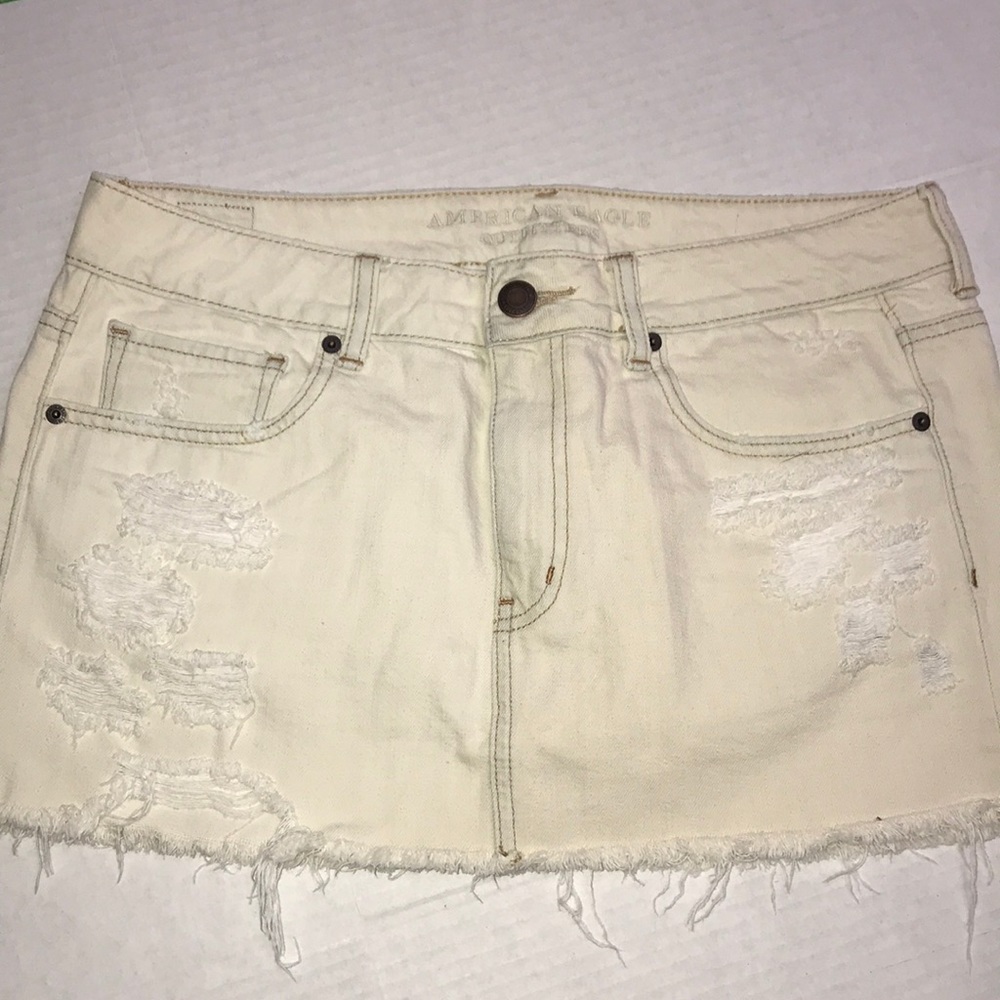 American Eagle Reg. Sz 12 Skirt Distressed Cream